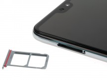 A couple of nano SIMs, no microSD - Huawei P20 Pro review