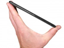 Sony Xperia XZ3 in the hand - Sony Xperia XZ3 review