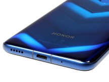 Honor View 20 from the top and bottom - Honor View 20 review