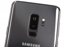 Fingerprint reader under the dual camera - Samsung Galaxy S9+ review