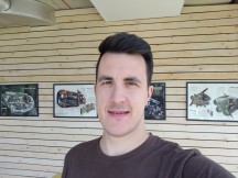 Selfies: Normal - f/2.0, ISO 125, 1/100s - Oneplus 7 review